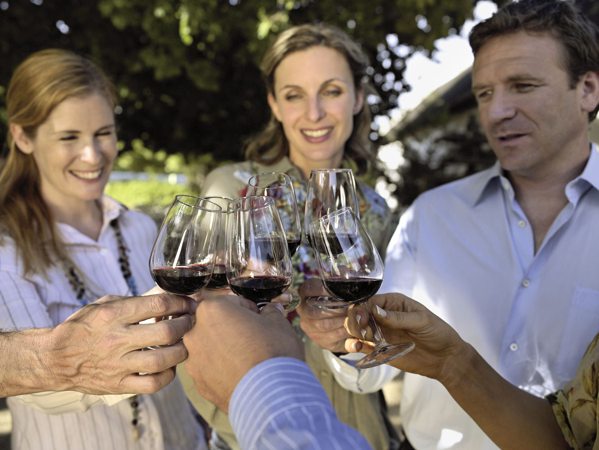 wine tasting tour with pinot noir